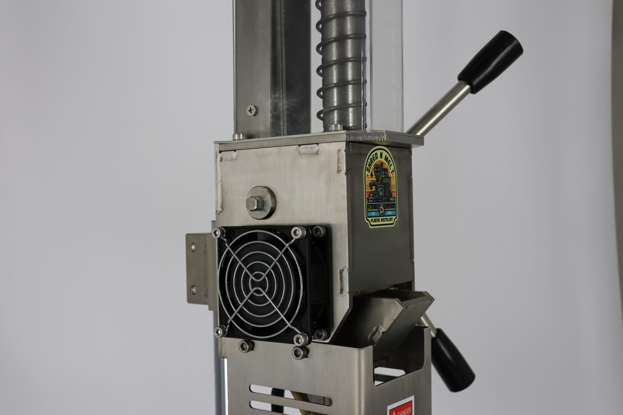 HI-30 Desktop Injection Moulder - Rethink Recycling