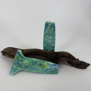 Surfboard wax scraper comb